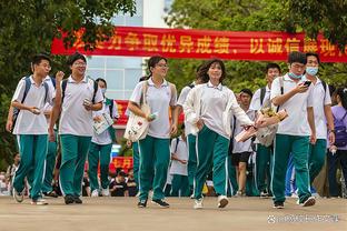 姚明谈裁判现场执法难度：那一刹那只能靠直觉 没时间想太多事